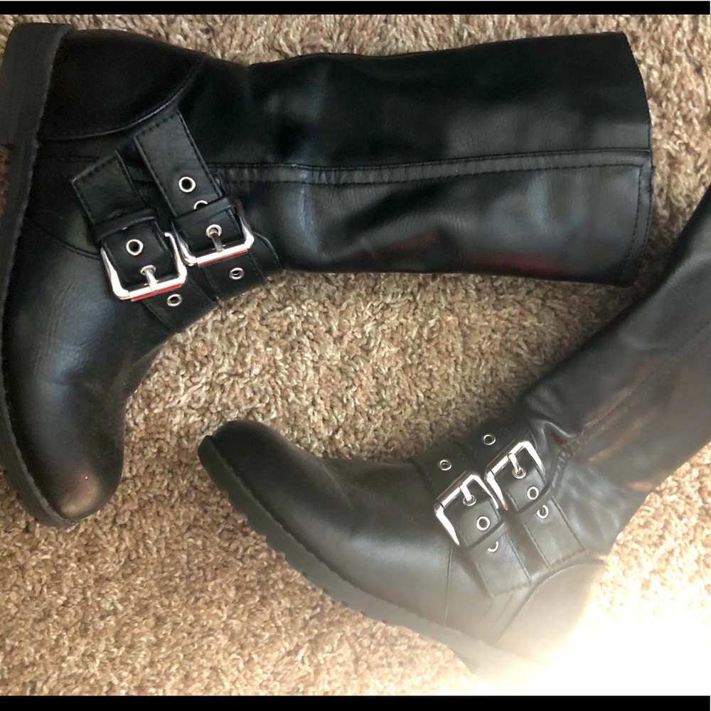 Black boots